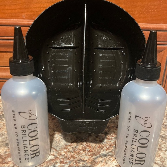 HAIR COLORING BUNDLE: 2 APPLICATOR BOTTLES, COLOR TRAK DOUBLE COLOR BOWL & BRUSH - Picture 1 of 7